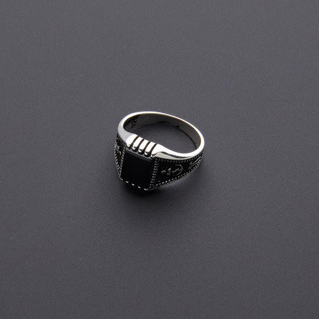 Rope Anchor Onyx Stone Ring (Size 8)