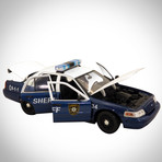 Walking Dead // 2001 Ford Crown Victoria 1:18 // Die-Cast Car // Premium Display