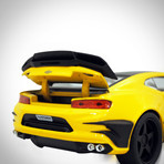 Transformers // Bumblebee 2016 Chevy Camaro 1:24 // Die-Cast Car // Premium Display