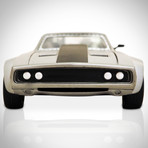 Fast & Furious // Dom's Ice Charger 1:24 // Die-Cast Car // Premium Display