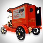 Coca Cola // 1917 Ford Model T Cargo Van 1:18 // Die-Cast Car // Premium Display