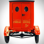 Coca Cola // 1917 Ford Model T Cargo Van 1:18 // Die-Cast Car // Premium Display