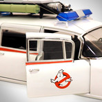 Ghostbusters // Ecto 1 1:18 // Die-Cast Car // Premium Display