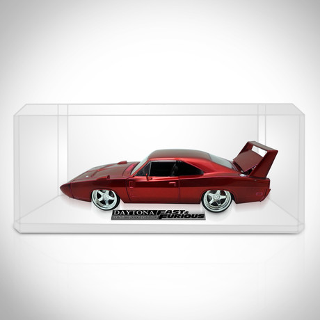Fast & Furious // Dom's 1969 Daytona Dodge Charger 1:24 // Die-Cast Car // Premium Display