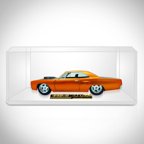 Fast & Furious // Dom's 1970 Plymouth Roadrunner 1:24 // Die-Cast Car // Premium Display