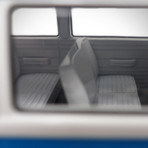 Lost // 1971 Volkwagen Type 2 Bus 1:18 // Die-Cast Car // Premium Display