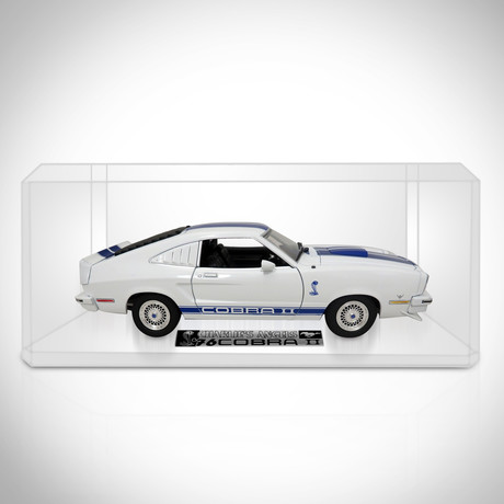 Charlie's Angels // 1976 Ford Mustang Cobra 1:18 // Die-Cast Car // Premium Display