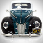 NYPD Vintage Car // 1940 Ford Coupe 1:18 // Die-Cast Car // Premium Display