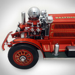 Fire Engine Vintage // Ahrens Fox 1925 N-S-4 1:24 // Die-Cast Car // Premium Display