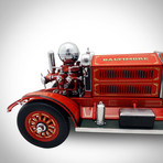 Fire Engine Vintage // Ahrens Fox 1925 N-S-4 1:24 // Die-Cast Car // Premium Display