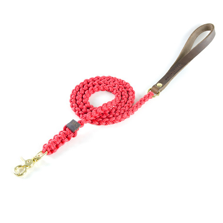 Touch of Leather Leash // Lipstick (Small (Length: 55", Width: 0.24"))