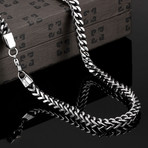 Solid Intertwined Chain Necklace