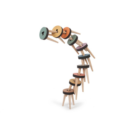 Los Taburetes (12 Stools)