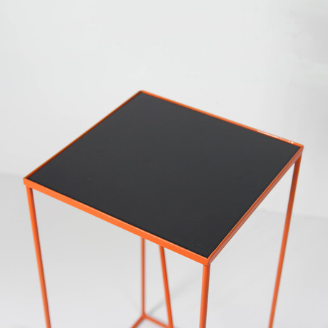 Tyle Table // Orange (Black Tyle)