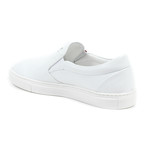 Anil Bordino // White (US: 7.5)