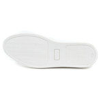 Anil Bordino // White (US: 7.5)