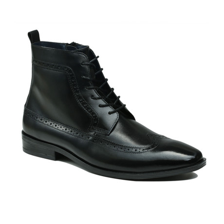 Buster Boot // Black (Euro: 39)