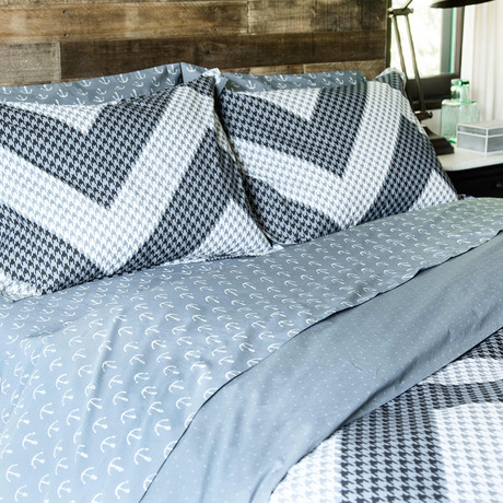Houndstooth Chevron Stripe Cotton Percale Comforter // Black + Charcoal (Twin / Twin Extra Long)