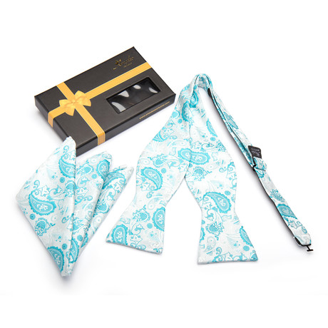 Bow Tie And Hanky Set // White + Blue Paisely