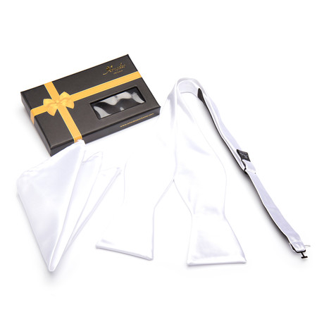 Bow Tie And Hanky Set // White II