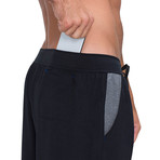 828 Men's On The Fly Short // Black (Small)