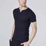 Zander T-Shirt // Black (L)