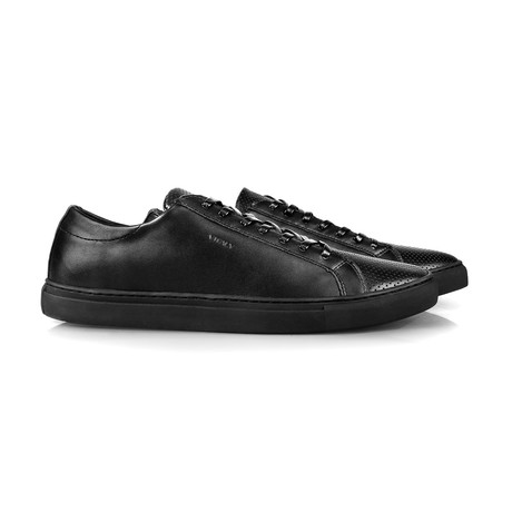 Low Classic Perforated // Black (US: 7)