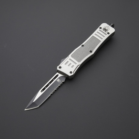 Tanto Serrated Blade // Silver