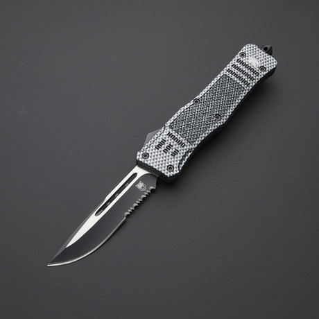 Drop Point Serrated Blade // Carbon Fiber