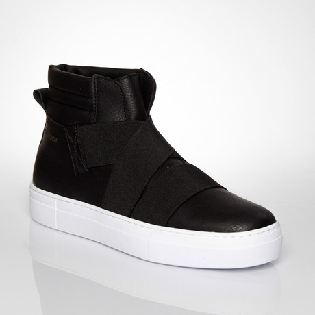 Zenon // Black (Euro: 40)