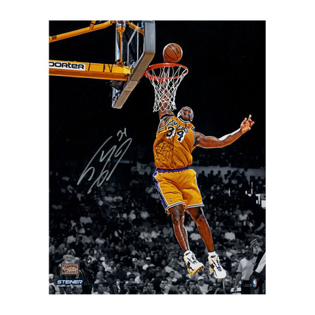 Shaquille O'Neal Signed Lakers Dunk Photo