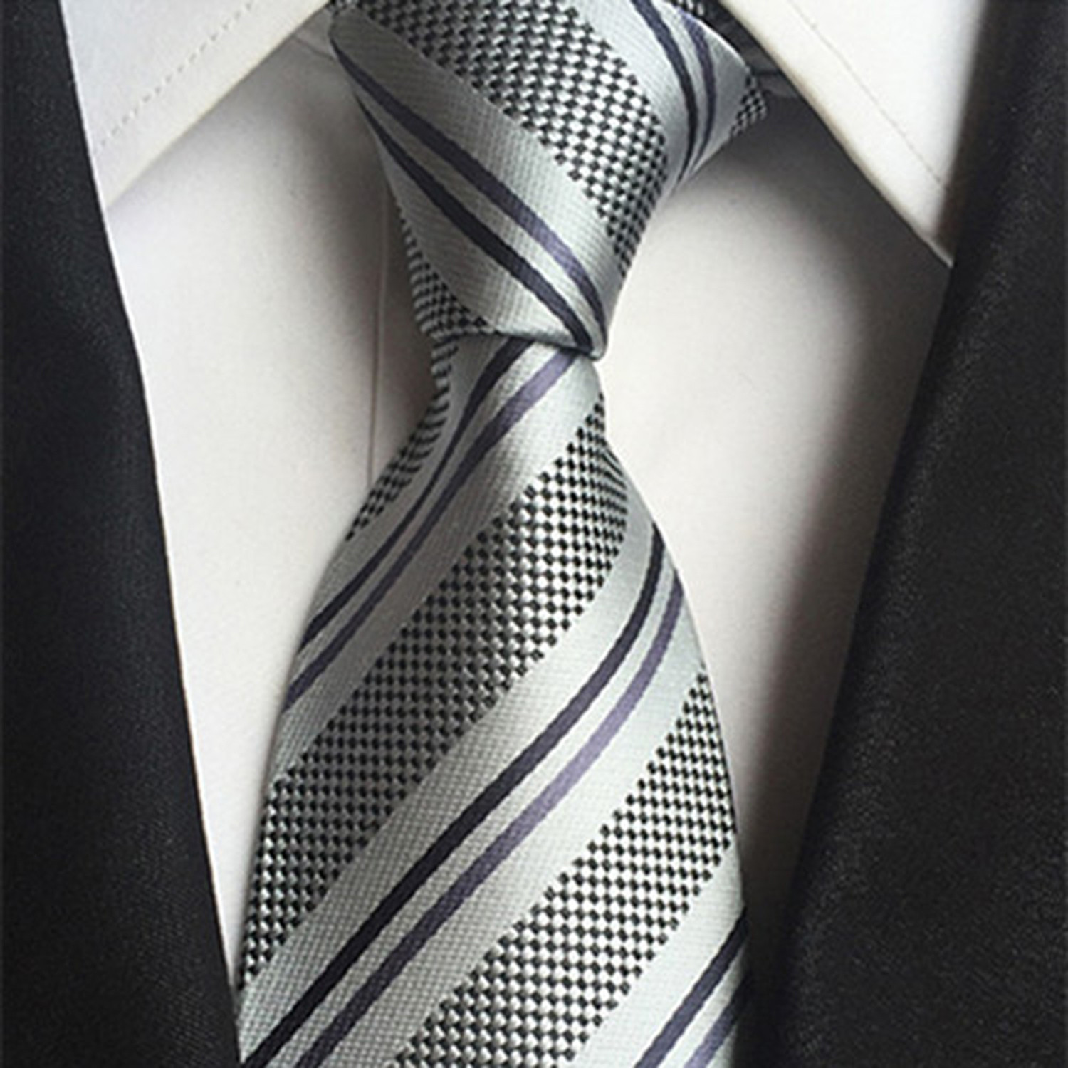 Preston Silk Tie // Texture Stripe - Blanc - Touch of Modern