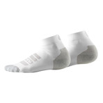 Essentials Seamless Performance 1/4 Socks // White (Small)