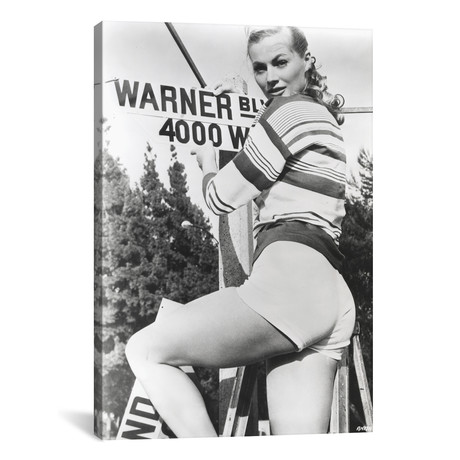 Anita Ekberg Looking Back On The Ladder Fixing A Sign // Movie Star News