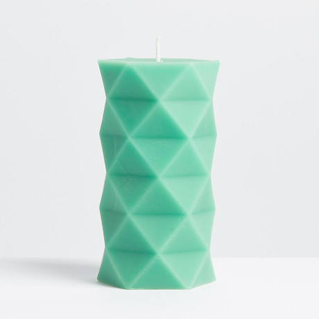 Argyle Candle (Red)