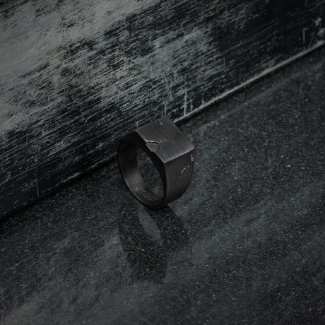 Cracked Ring // Matte Black (Size 8)
