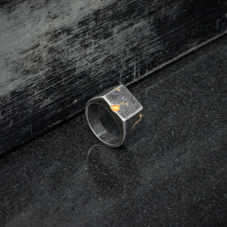 Cracked Ring // Aged Black + Gold (Size 8)