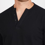 Joziah Henley // Black (L)