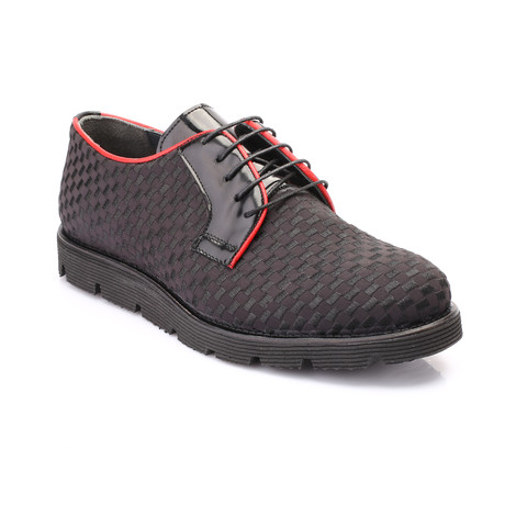 Liam Shoe // Black (Euro: 38)