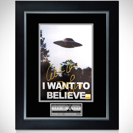 X-Files // Fox Mulder + Dana Scully Signed Photo // Custom Frame