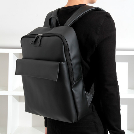 Novato Backpack