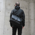 CFO Alpha Messenger + Strap Pad