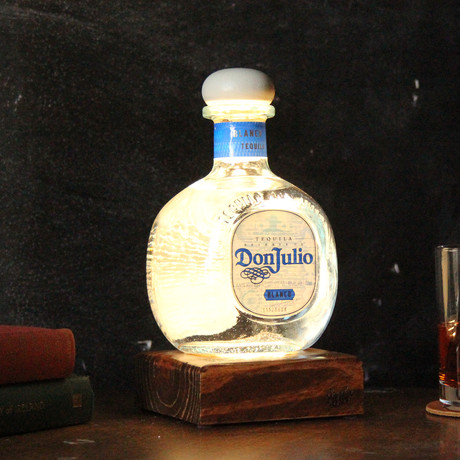 Reclaimed Premium Tequila Bottle Liquid Desk Lamp (Patron Silver)