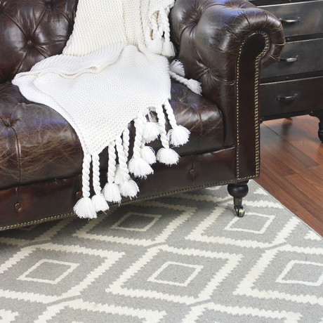 Logan Wool Rug // Gray (2.5'W x 7'L)