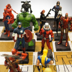 Marvel Elite Vintage Chess Set + 32 Eagle Moss Figures