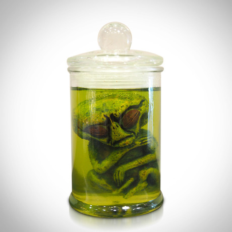 Alien // Baby Alien In Jar // Limited Edition Statue