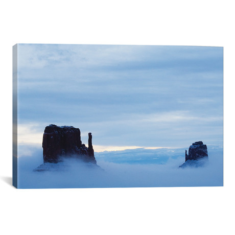 Morning Fog In Monument Valley // The New York Times