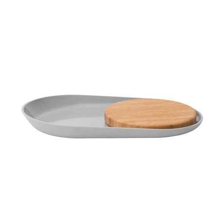 Leo Bamboo Oval Plate + Cutting Board