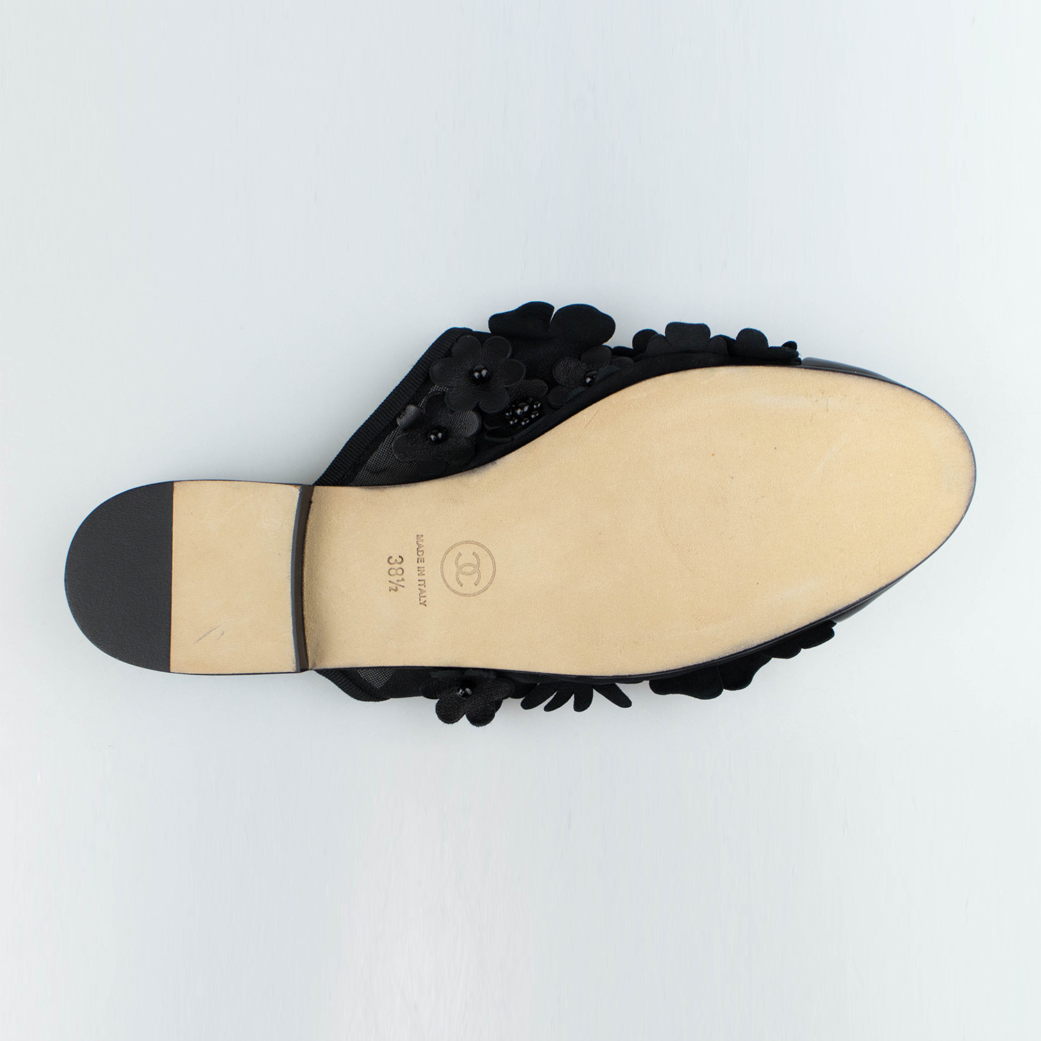 CHANEL 21P Brown & Gold CC Logo Sandals SZ 39 NEW!  Chanel camellia sandals,  Black leather sandals, Logo sandals