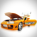 Fast + Furious // Brian's 1993 Toyota Orange Supra + 1995 Toyota White Supra 1:24 // Premium Display // Set of 2